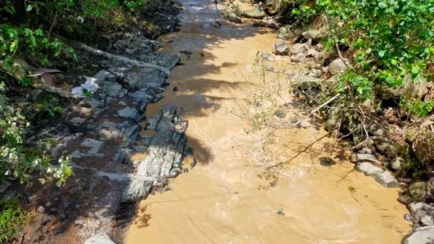 Cerita Pendek: Nyeser