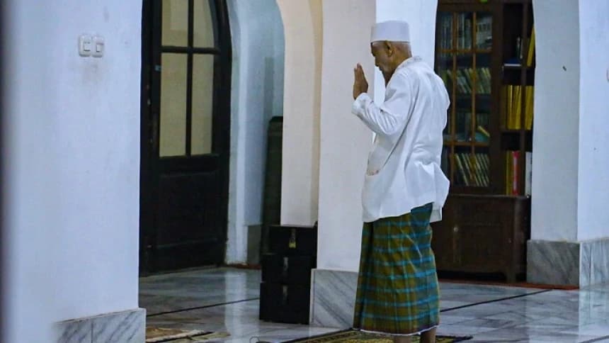 Perbedaan Shalat Gerhana dengan Shalat Lainnya