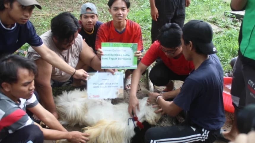 LAZISNU Bagikan Daging Kurban untuk Pengungsi Afghanistan dan Warga Pakistan