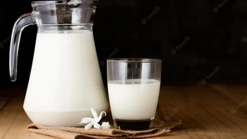 Amaliah Raih Keberkahan dengan Minum Susu di Tahun Baru