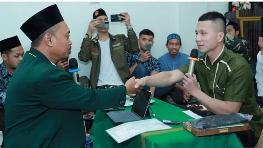 Pria Taiwan Ini Masuk Islam, Ganti Nama Jadi Muhammad Hannan