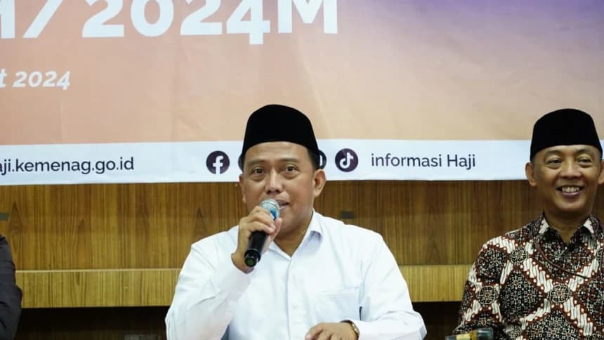 Kemenag Minta Jamaah Haji Abaikan Jasa Bantu Cium Hajar Aswad