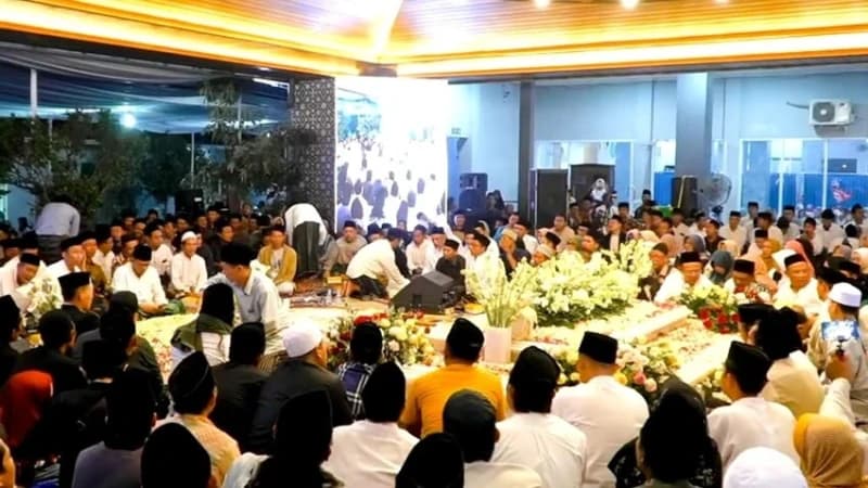 Haul Ke-3 KH Dimyati Rois Diselimuti Duka Cita Wafatnya Gus Alam