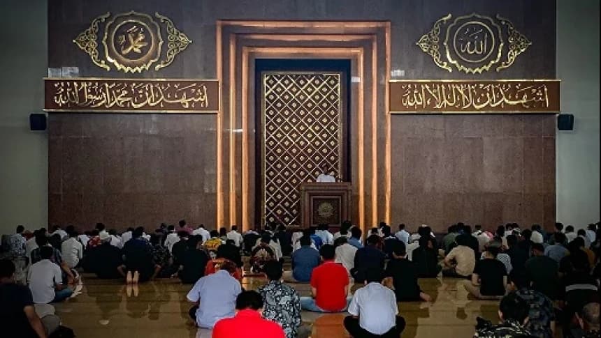Khutbah Jumat: Berhentilah Berbuat Dzalim kepada Siapa Pun 