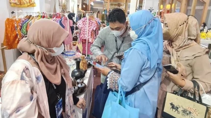 Promo Menarik Meriahkan Booth UMKM Binaan Pertamina di Inacraft 2022