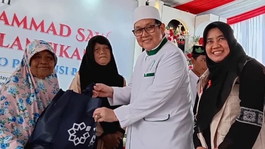 Mudir ‘Ali Lantik Pengurus JATMAN Bengkulu dan Bagikan Sembako