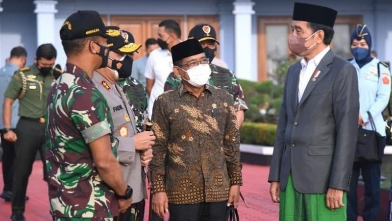 Presiden dan Wapres Kompak Kenakan Setelan yang Sama Hadiri Pembukaan Muktamar NU