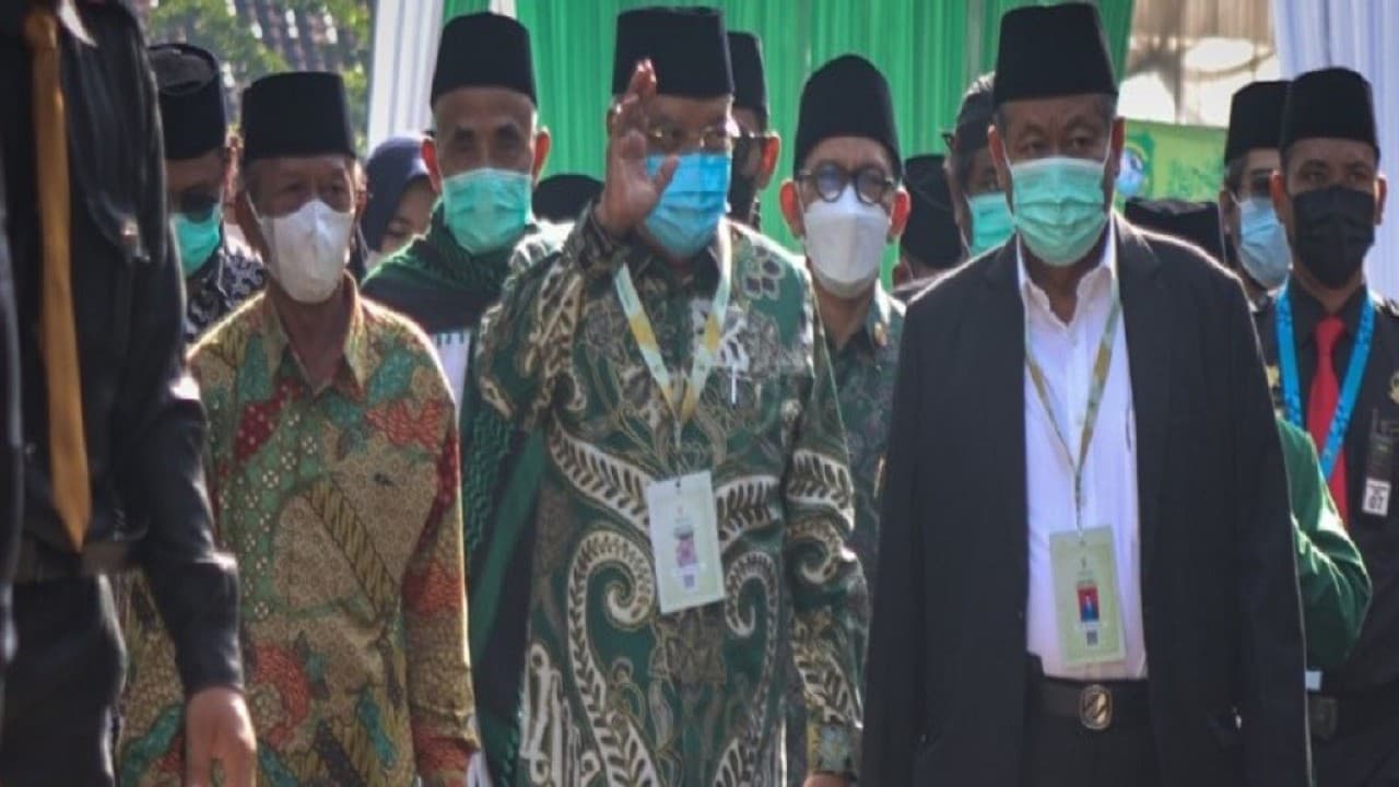 Kiai Said alludes to economic inequality in front of president and vice president