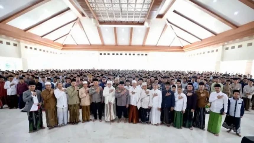 Kapolri Kunjungi Pesantren Ploso dan Lirboyo Kediri
