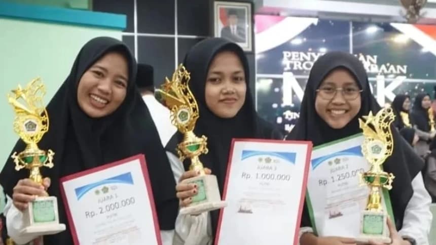 Pemenang MQK Jatim 2023 Terima Hadiah: Terima Kasih Penyelenggara