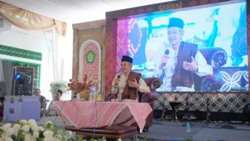 KH Ahmad Haris Shodaqoh Ingatkan Fokus Perbaiki Diri, Bukan Sibuk Menilai Orang Lain