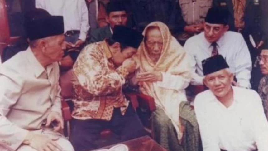 Kealiman Kiai Turaichan dalam Ilmu Falak, Kapan Daun Jatuh Pun Bisa Dihitung