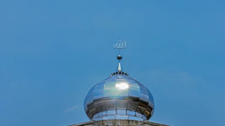 Khutbah Jumat: Bersedekah, Upaya Alternatif Membentuk Karakter Anak Saleh