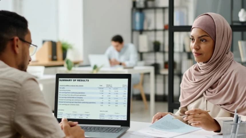 Hukum Interaksi Lawan Jenis di Ruang Publik: Batasan, Adab, dan Prinsip Menjaga Kehormatan