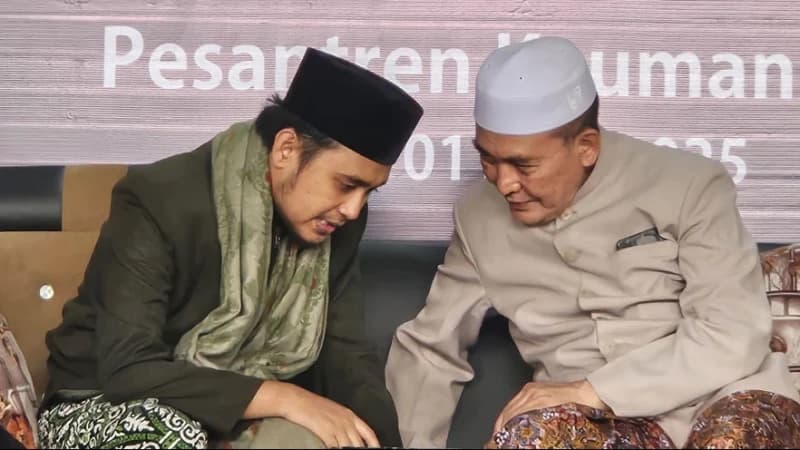 Di Lasem, Lora Ismael Al-Kholilie Ingatkan Santri untuk Bangga, Total, dan Loyal