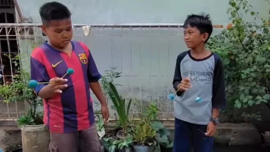 Sisi Positif dan Negatif Permainan Lato-Lato