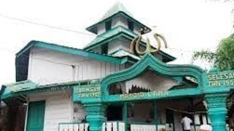 Nilai-Nilai Toleransi Masyarakat Sekitar Masjid Lama Kabanjahe dan Nurul Iman Samosir