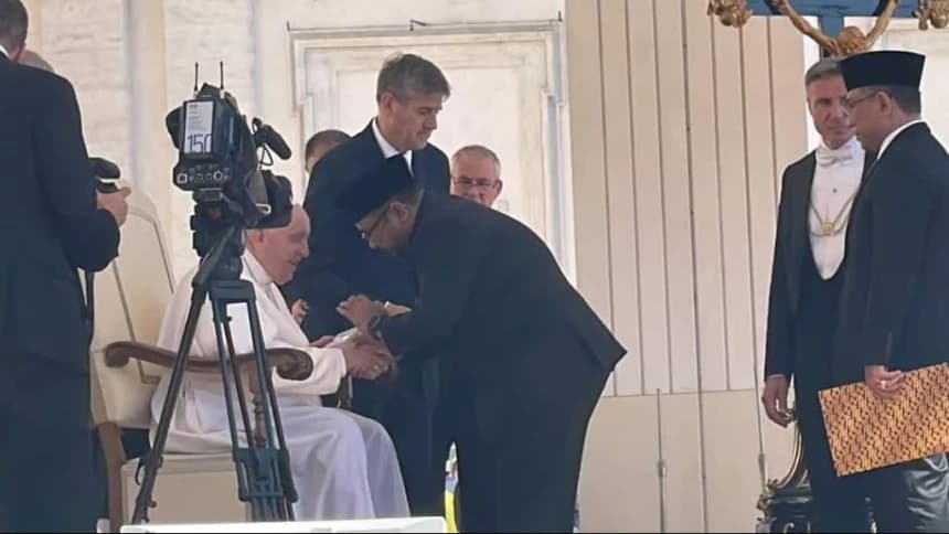 Bertemu di Vatikan, Menag Undang Paus Fransiskus Kunjungi Indonesia 