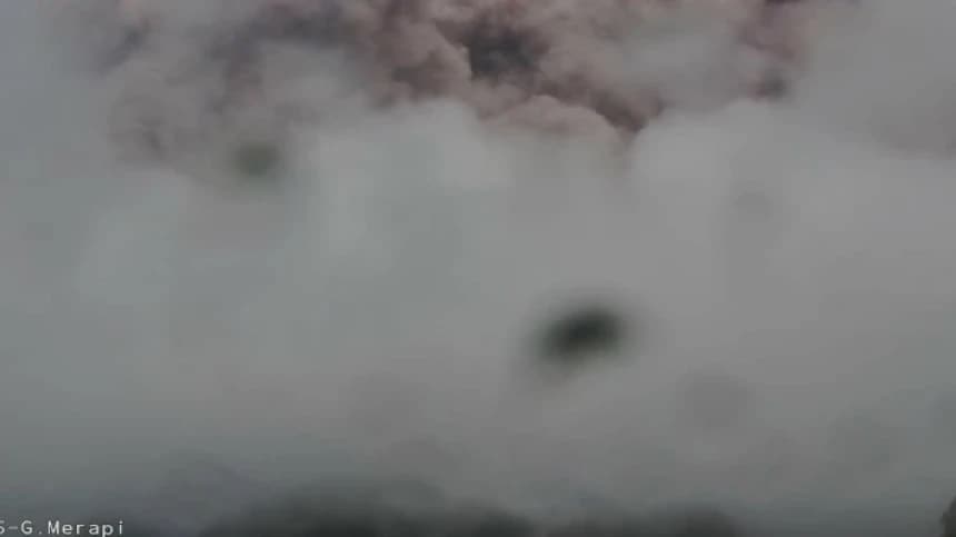 Gunung Merapi Erupsi, Masyarakat Diimbau Jauhi Daerah Bahaya