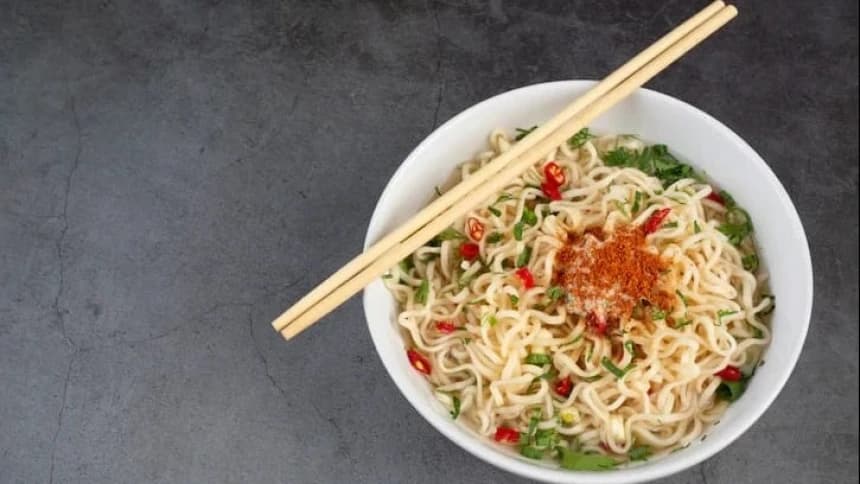 Bahaya Mengkonsumsi Mi Instan Berlebihan