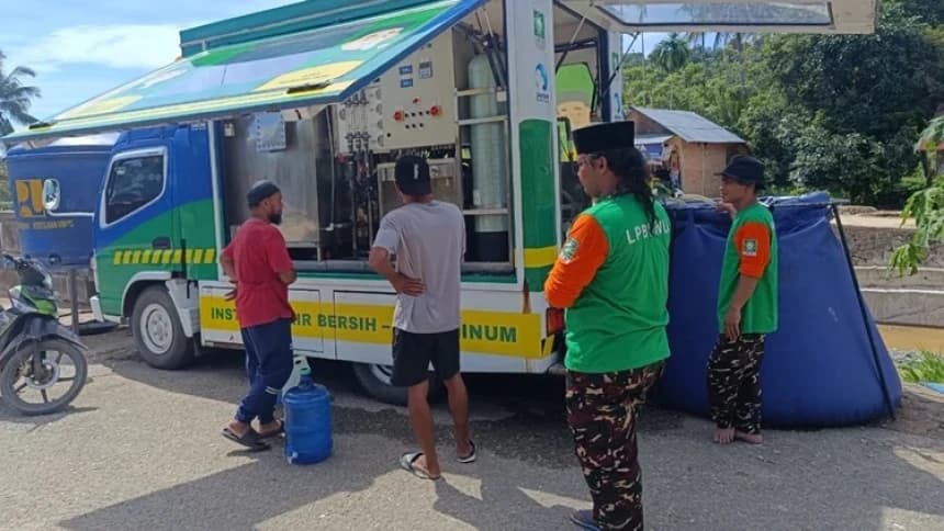 LPBINU Hadirkan Mobil Sanitasi Air Bersih untuk Warga Terdampak Banjir di Padang