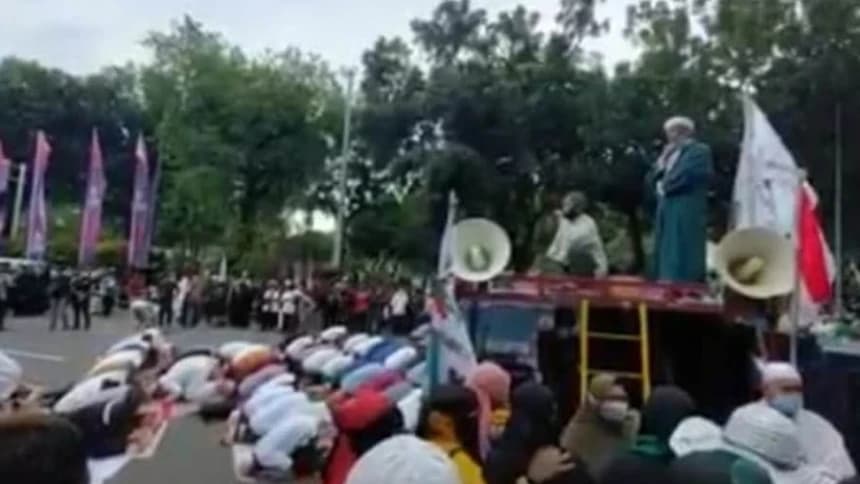 Viral Tidak Ikut Shalat Tapi Pimpin Jamaah: Ini Kajian Fiqihnya