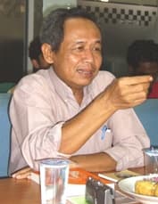 Ahmad Tohari: NU Needs Artistic to Undertake Social Services