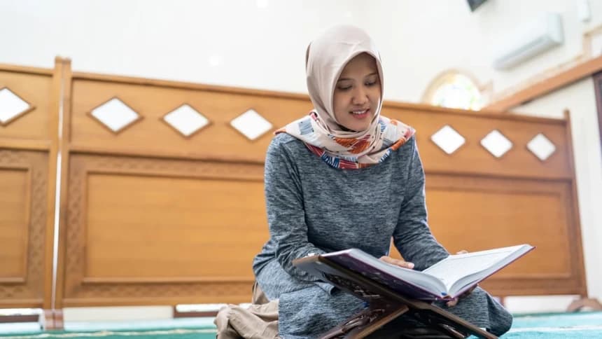 Khutbah Jumat Bahasa Jawa: Kautaman Maos Al-Quran ing Wulan Ramadhan