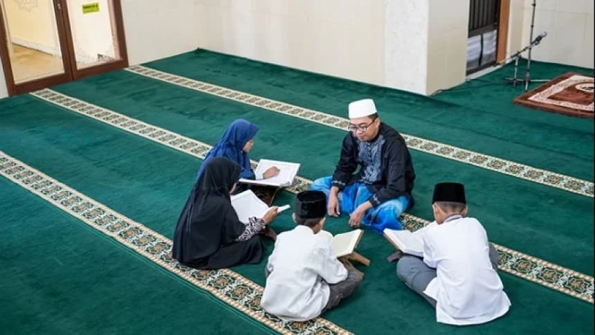 Khutbah Jumat: Hormati Guru dengan Memenuhi Hak-haknya
