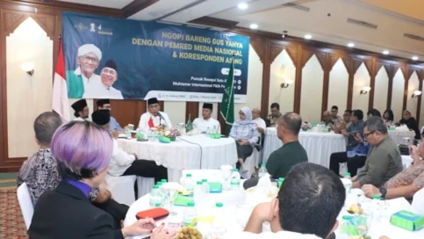 Gus Yahya Ngopi Bareng dengan Pemred Media Nasional dan Koresponden Asing untuk 1 Abad NU