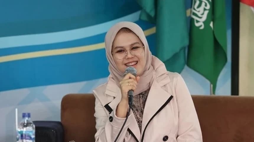 Pegiat Medsos Eko Kuntadhi Hina Ning Imaz Lirboyo di Twitter