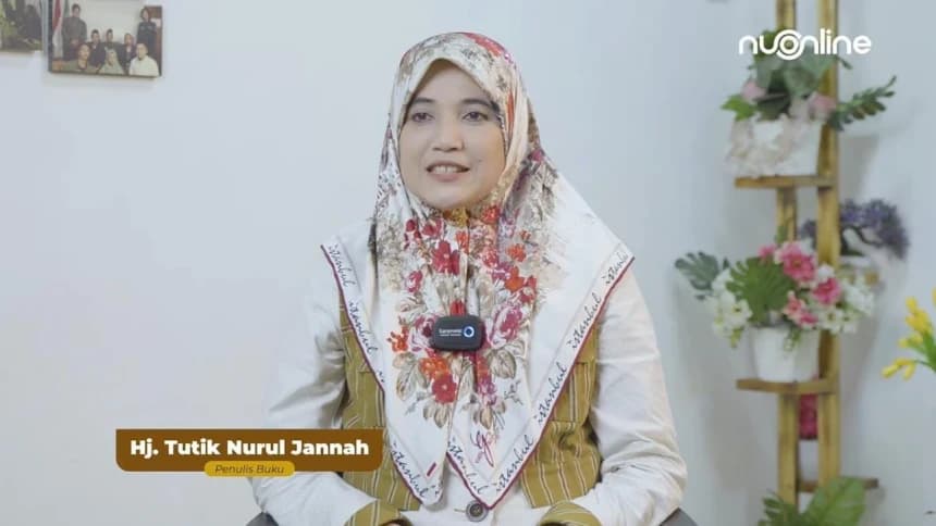 Cerita Ning Tutik di Balik Buku Biografi Kiai Sahal dan Nyai Nafisah