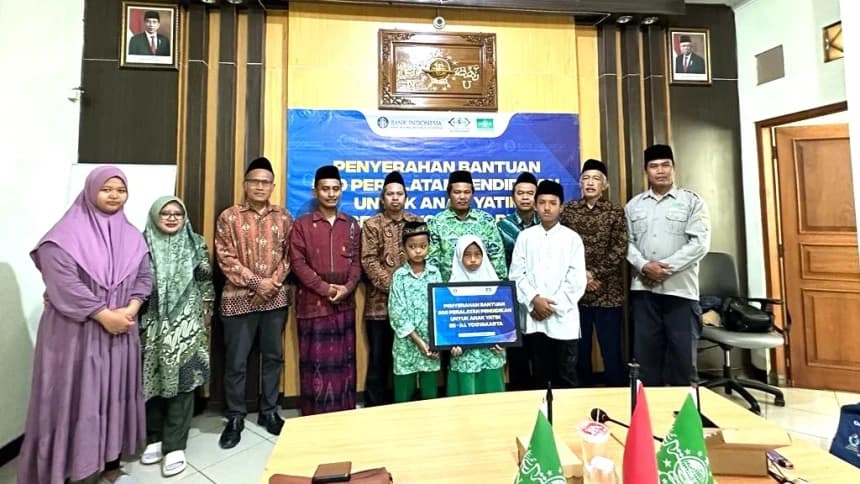 NU Care-LAZISNU Berikan 500 Paket Bantuan Pendidikan untuk Anak Yatim se-DIY