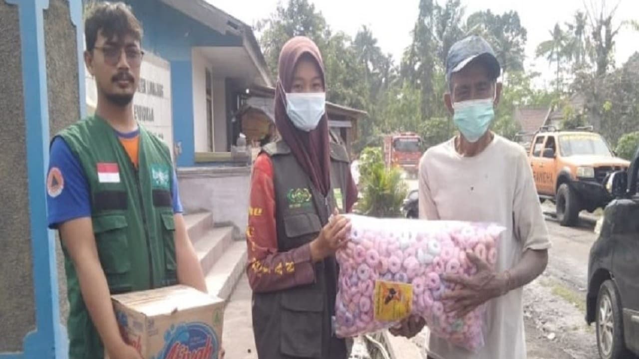 NU Cares Semeru provides psychosocial support for eruption victims