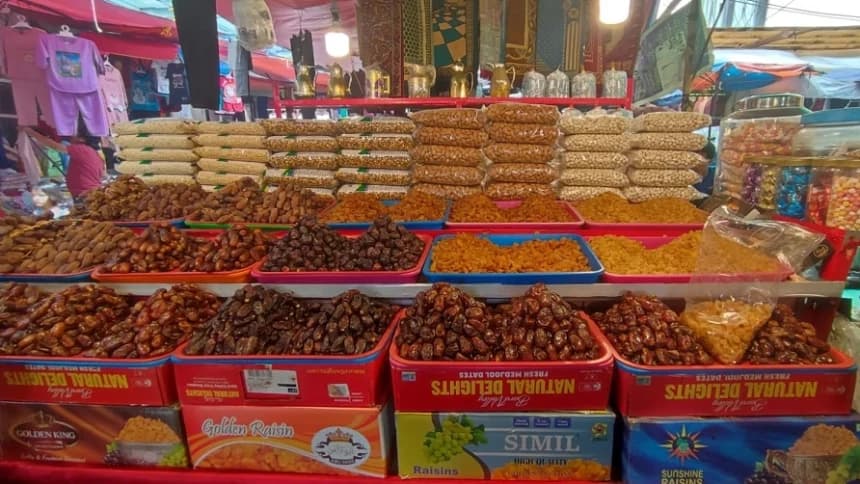 Ragam Oleh-Oleh Haji dan Umrah di Pasar Tanah Abang