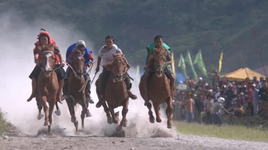 Sederet Tradisi Unik di Sejumlah Daerah untuk Menyambut HUT RI