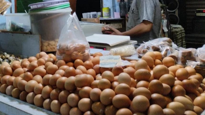 Harga Telur Meroket, Pedagang: Modal Makin Besar, Pembeli Nggak Sanggup