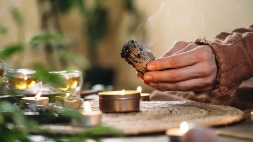 Begini Cara Menyikapi Pengobatan Alternatif Berkedok Agama