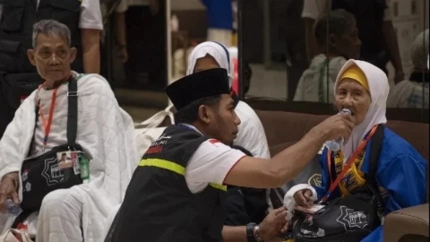 Petugas Haji Diingatkan Melayani Jamaah Lebih Utama daripada Ibadah Pribadi