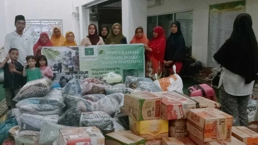 LPBINU Padang: Warga Mulai Kembali ke Rumah tapi Lumpur Tebal Masih Menghambat