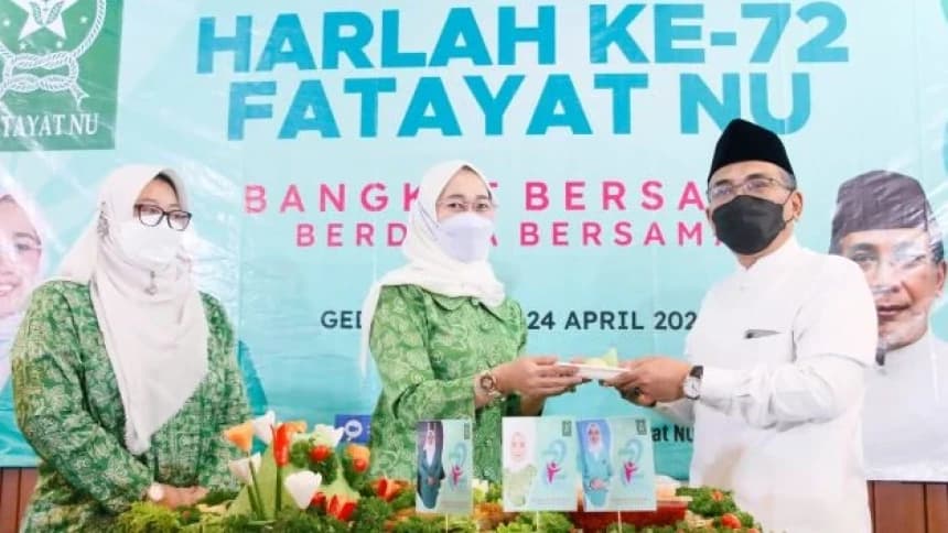 Pemotongan Nasi Tumpeng Tandai Harlah ke-72 Fatayat NU