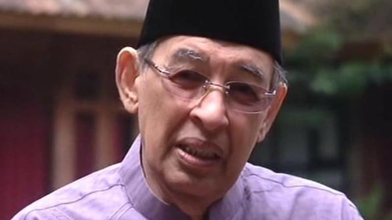 Pandangan Prof Quraish Shihab Soal Pria Tendang Sesajen di Semeru