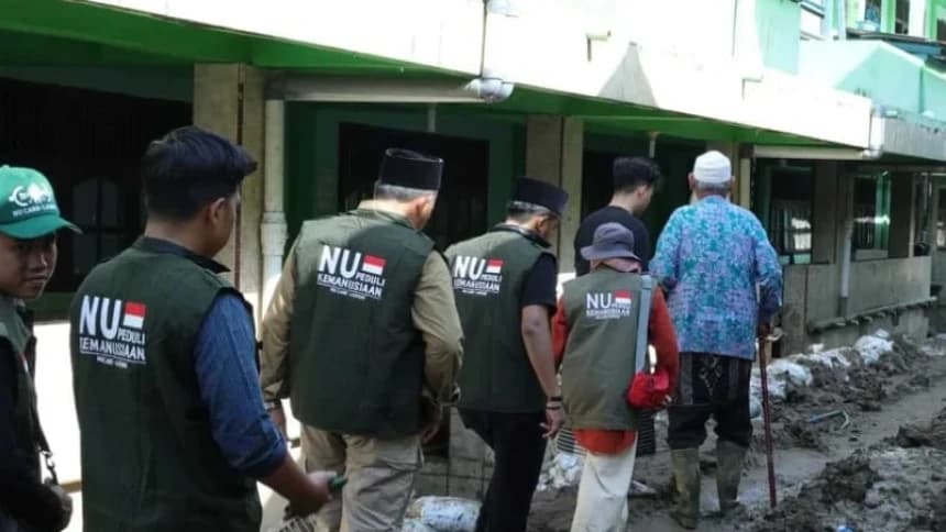 Khutbah Jumat: 2 Keutamaan Menjadi Relawan Bencana dalam Islam