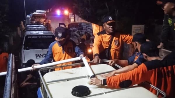 Warga Terdampak Kekeringan di Blitar Dapat Bantuan Air Bersih dari Bagana