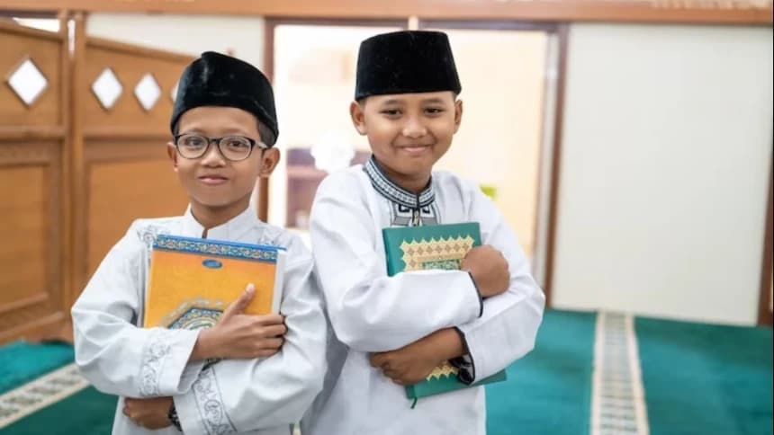 Hari Santri 2023: Adab Santri terhadap Kitab dan Buku