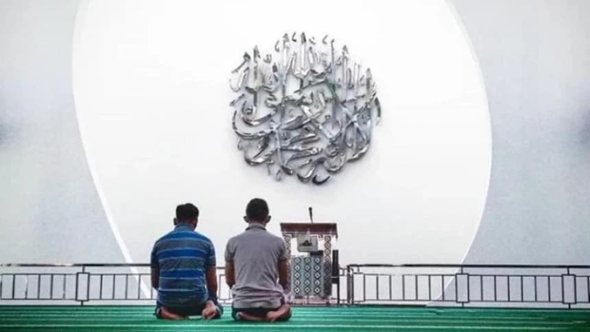 Khutbah Jumat: Memanfaatkan Sisa Umur dengan Kebaikan 