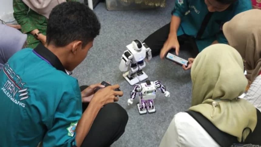 Siswa MAN 3 Palembang Bawa Robot dalam Ajang Myres 2022