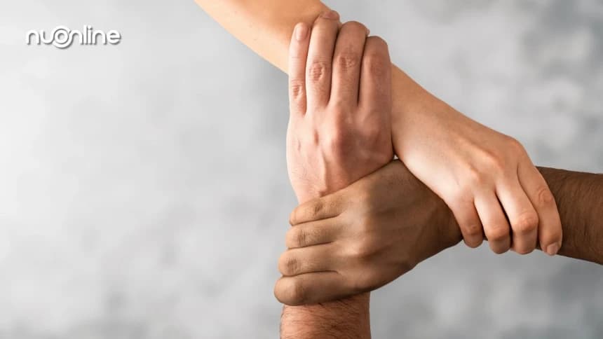 Khutbah Jumat: Wujudkan Kesalehan Sosial, Bangun Karakter Muslim yang Kuat