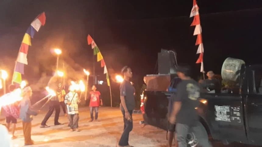 Semarak Pawai Obor Takbir Keliling di Ujung Mimika Papua