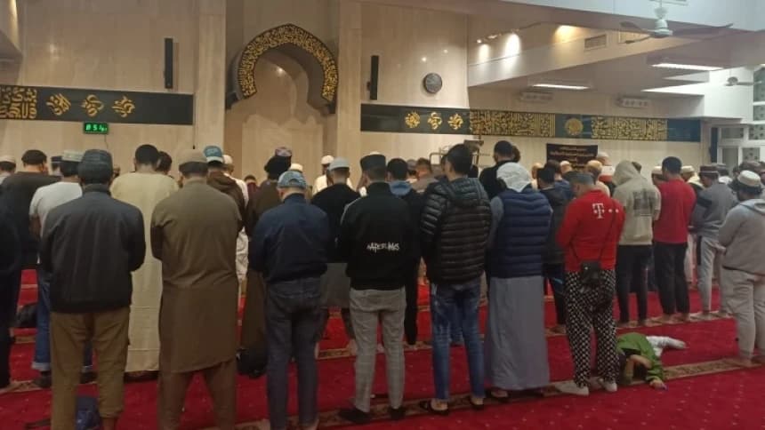 Menikmati Buka Puasa dan Tarawih di Masjid Amar Hong Kong